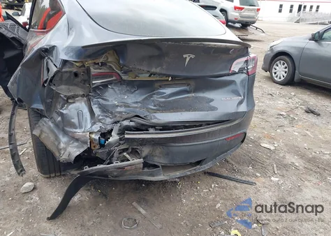 2022 Tesla Model Y Performance Dual Motor All-Wheel Drive z USA, uszkodzony, nr VIN 7SAYGDEF2NF508002